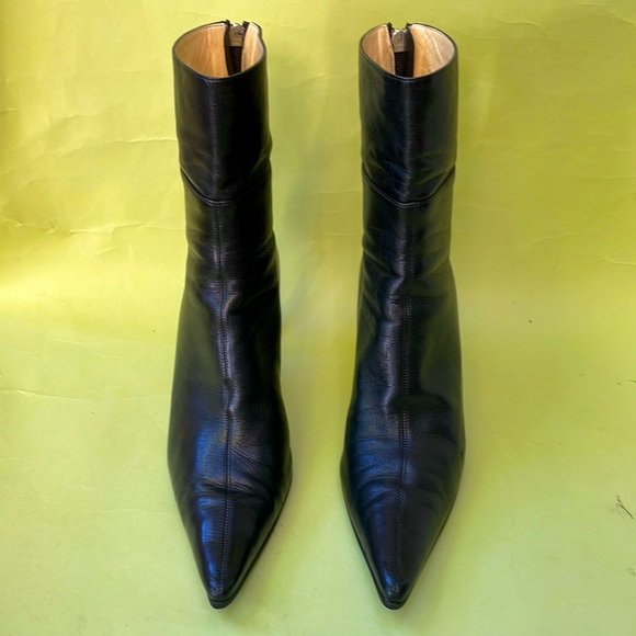 Vintage black Gucci pebble leather booties - Picture 5 of 14